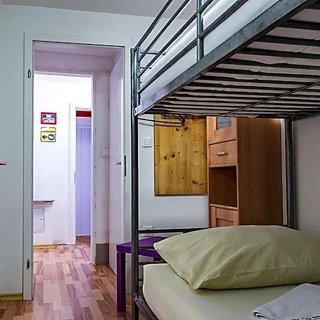 24 Hostel Lublana