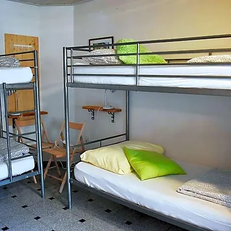Hostel 24