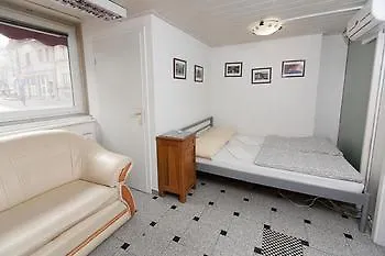 Hostel 24