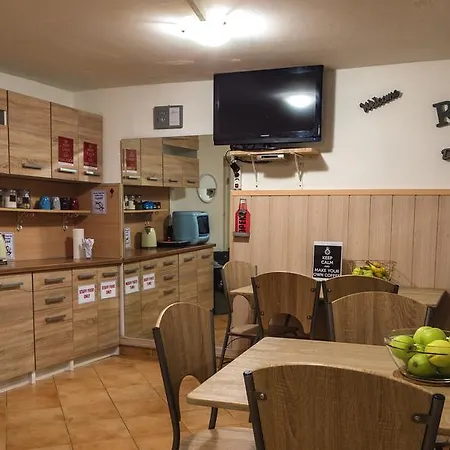 Ostello 24 *