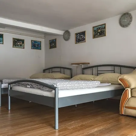 Hostel 24