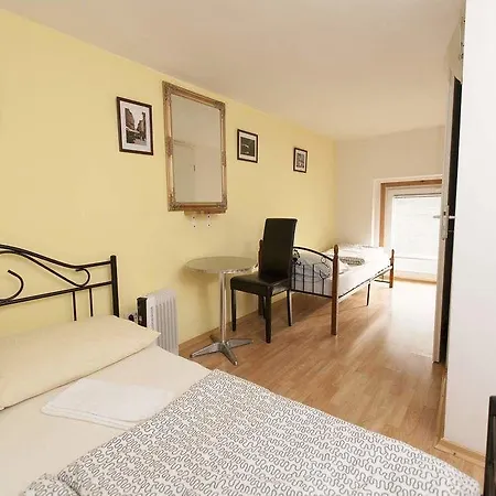 Хостел 24 Любляна